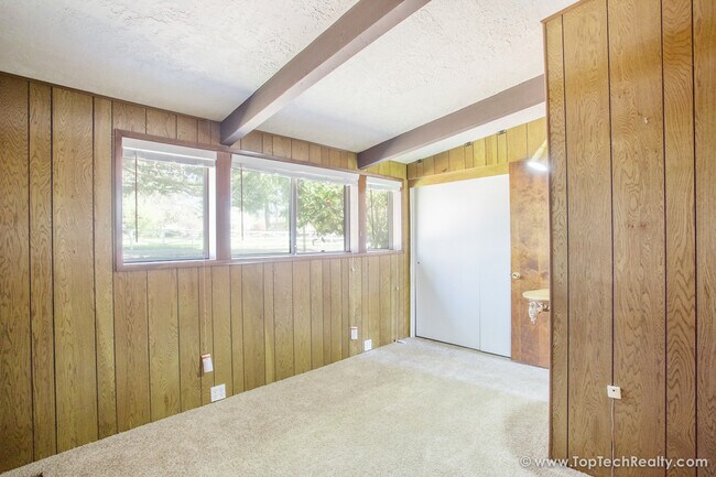 Building Photo - 675 NW 123rd Ave