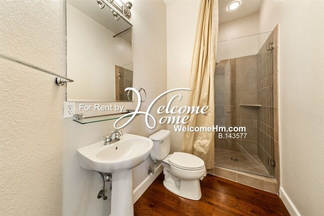 Building Photo - 15020 Redmond Lp