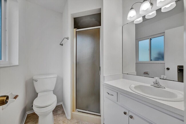 Building Photo - Beautiful 2-Bed / 2 Bath Pool Home in Sara...