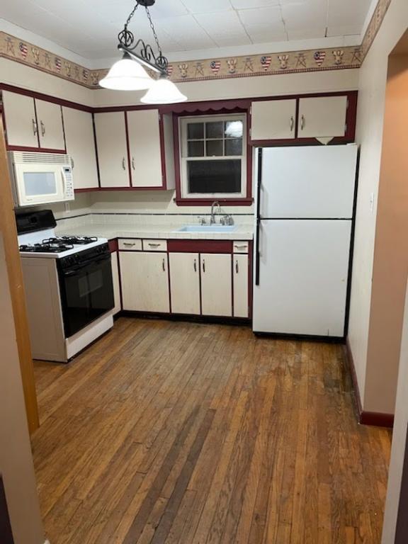 Building Photo - 10306 Runnymede Ave