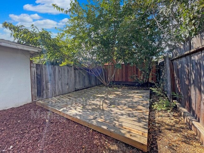 Building Photo - 1814 Woodside Rd