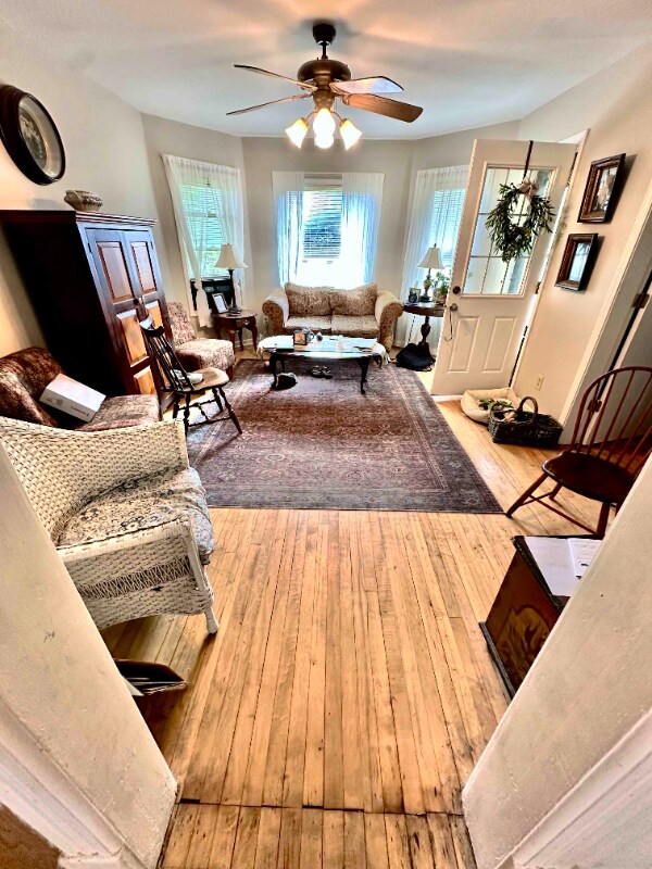 Building Photo - 229 W Van Buren St