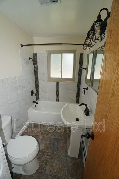 Building Photo - 1003 W Shepperd Ave