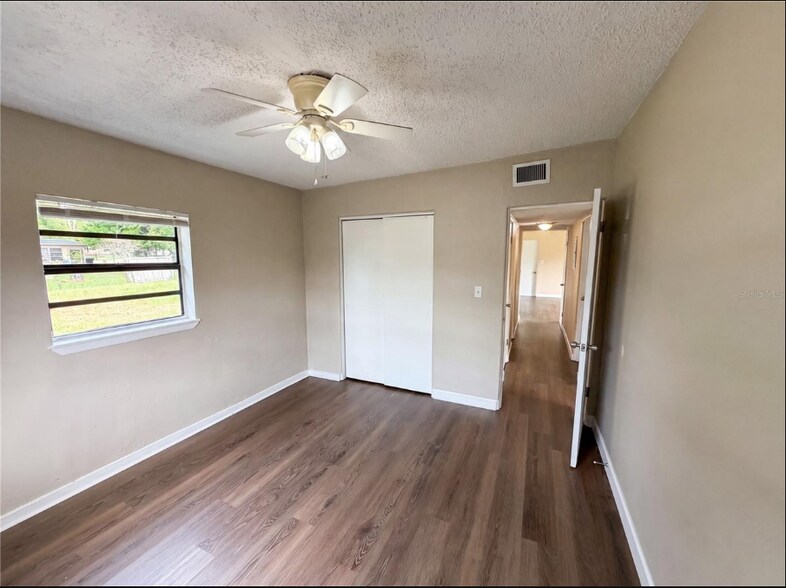 Building Photo - 702 S Solandra Dr
