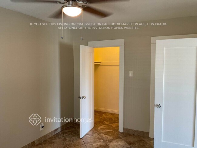 Building Photo - 1025 W 12th St