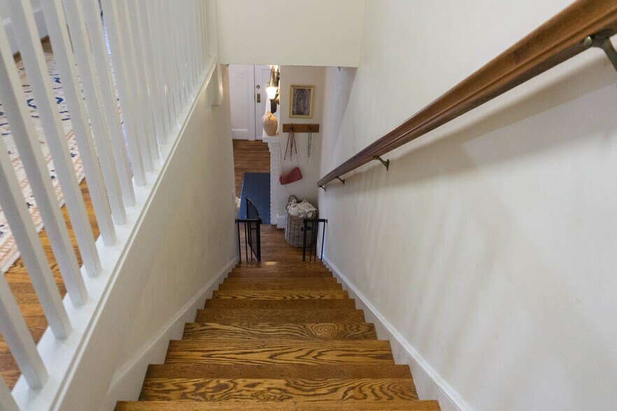 Stairway - 904 Lexington Ave