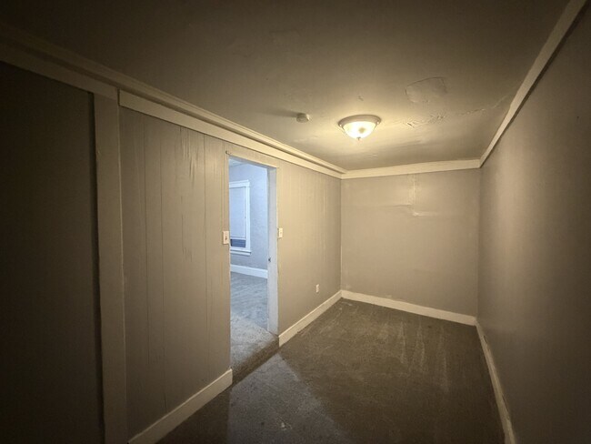 Building Photo - 10602 Earle Ave