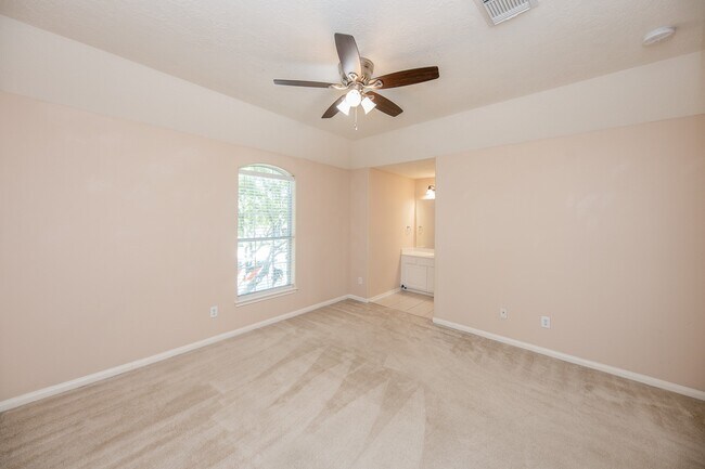 Building Photo - 14203 Alamosa Ct