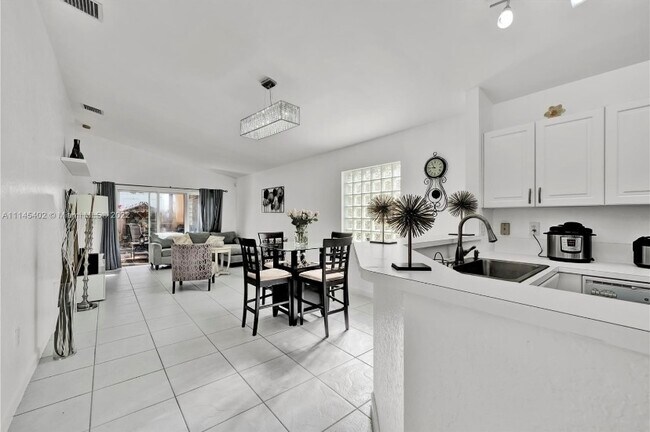 Building Photo - 13721 SW 119th Ave