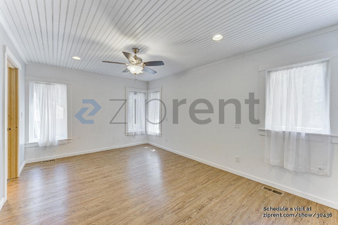 Building Photo - 1168 NW Sunlit Ln