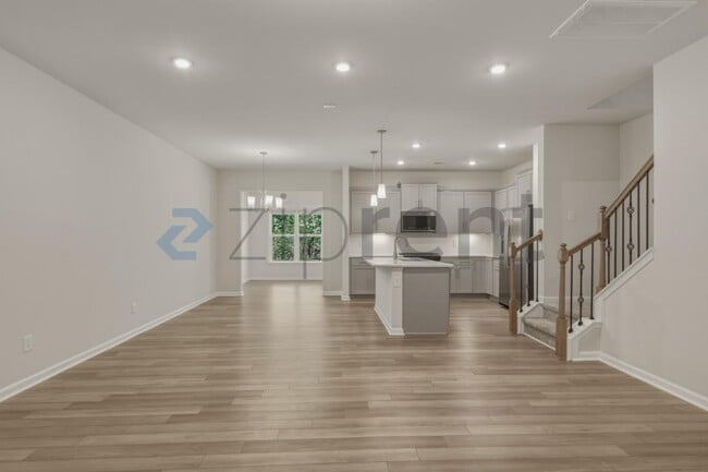 Building Photo - 1015 Badlands St