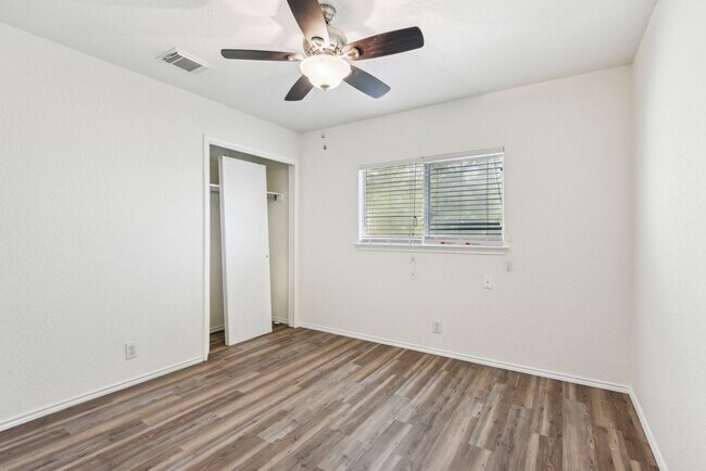 Building Photo - 16216 Ike Ln