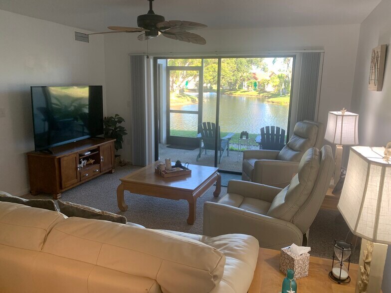 Building Photo - 1100 Capri Isles Blvd