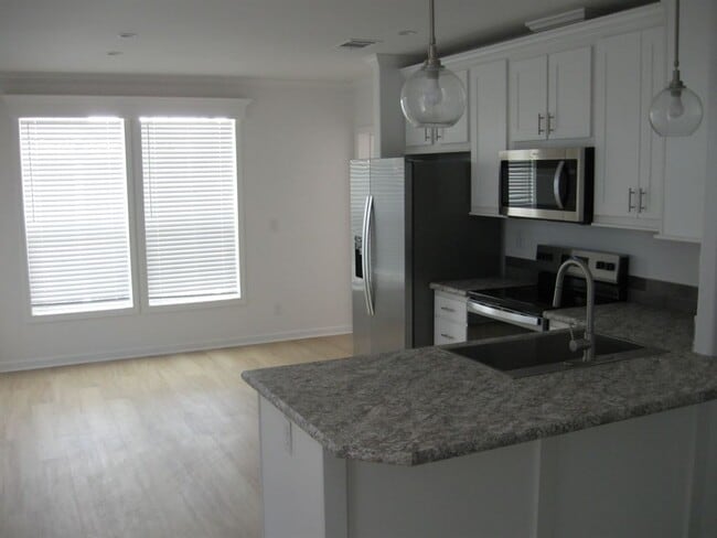 Building Photo - 43 Orange Blossom St