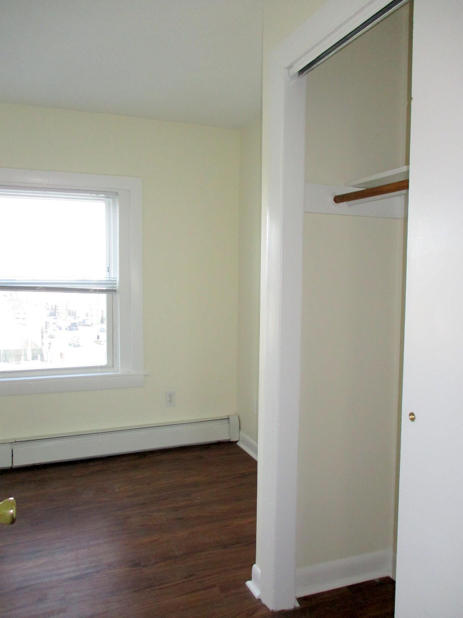 Building Photo - 2 Central St