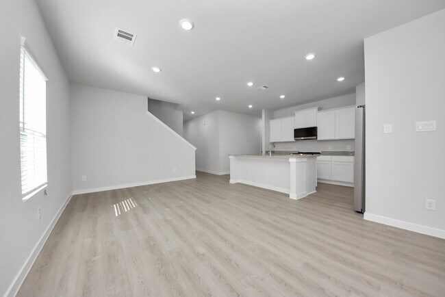 Building Photo - 473 Shoreview Dr