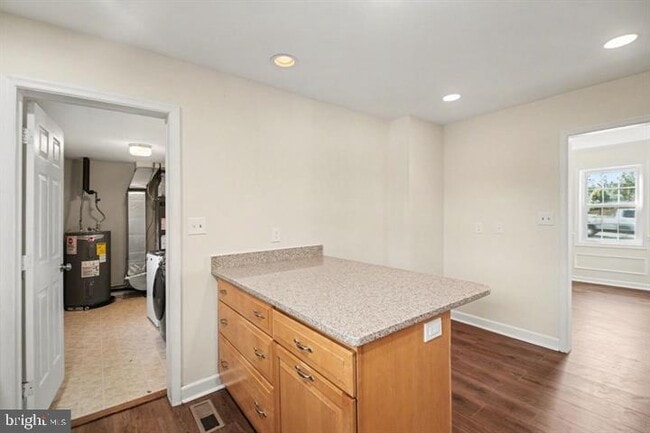 Building Photo - 2113 Matthew Ln