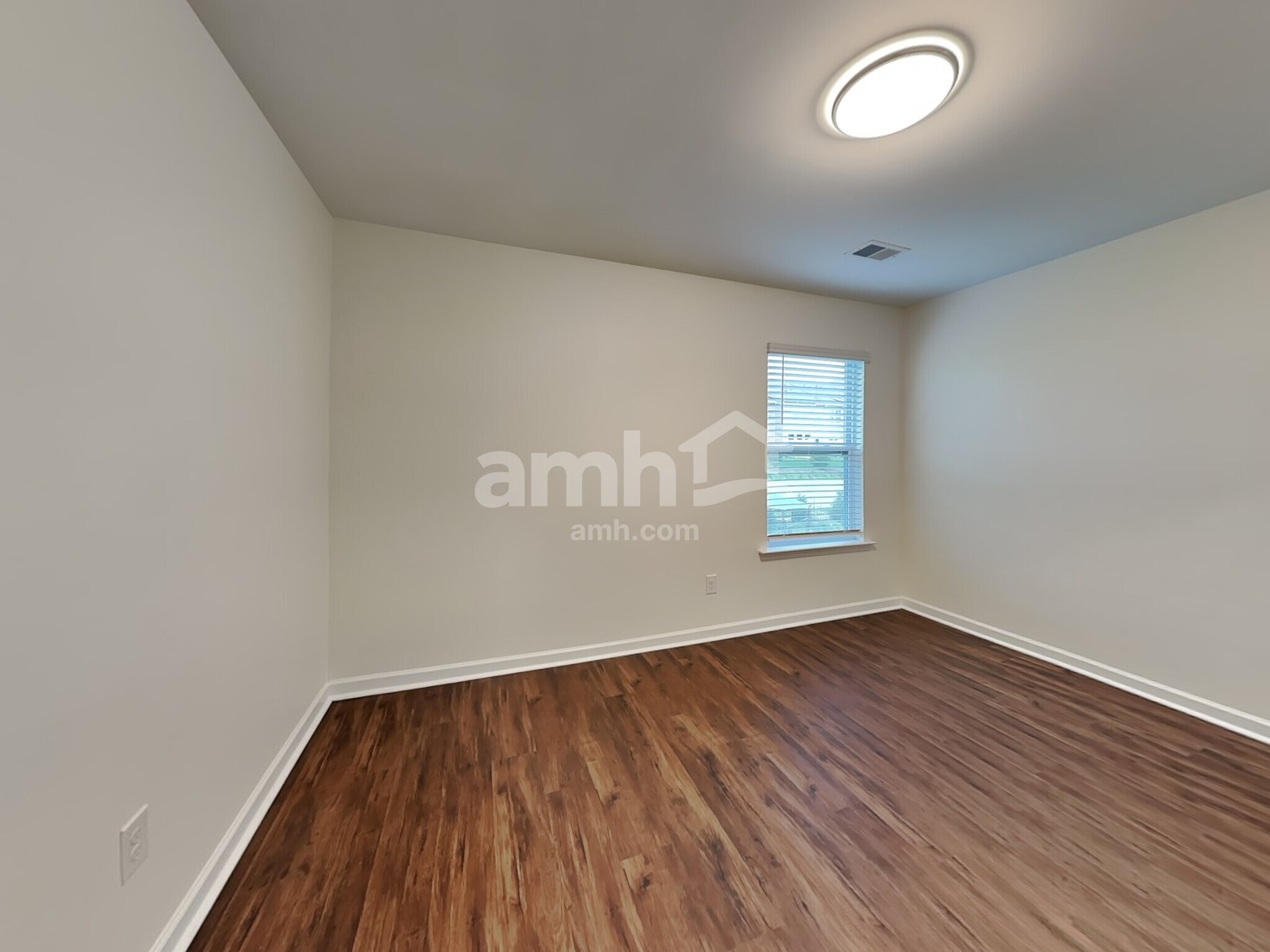 Building Photo - 122 Preservation Dr