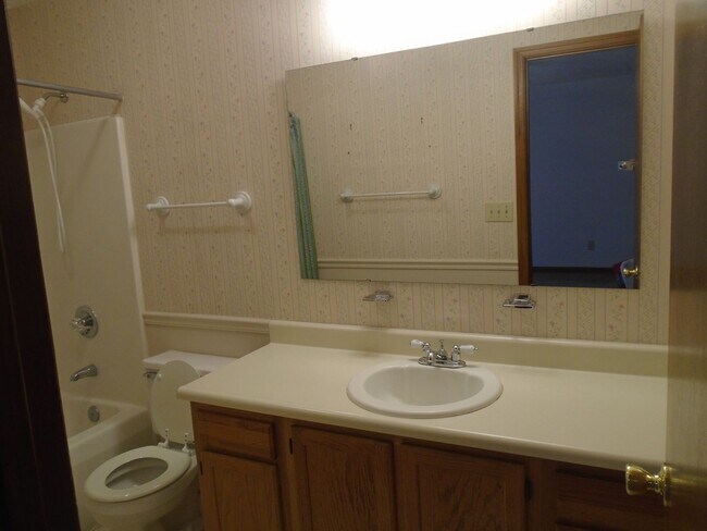 Building Photo - 921 Glen Reilly Dr
