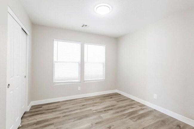 Building Photo - 6578 Holly River St