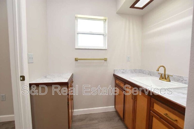 Building Photo - 3602 Bruton Rd
