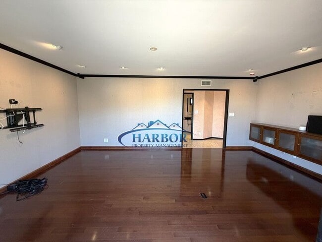 Building Photo - 2315 Sparta Dr