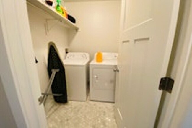 Building Photo - 31 S Serrata Ln