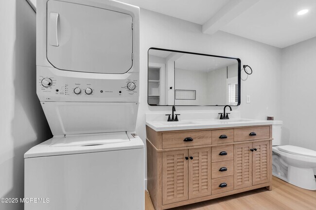 Building Photo - 6 Orchard St