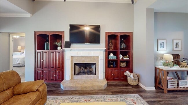 Building Photo - 1067 E Poplar St