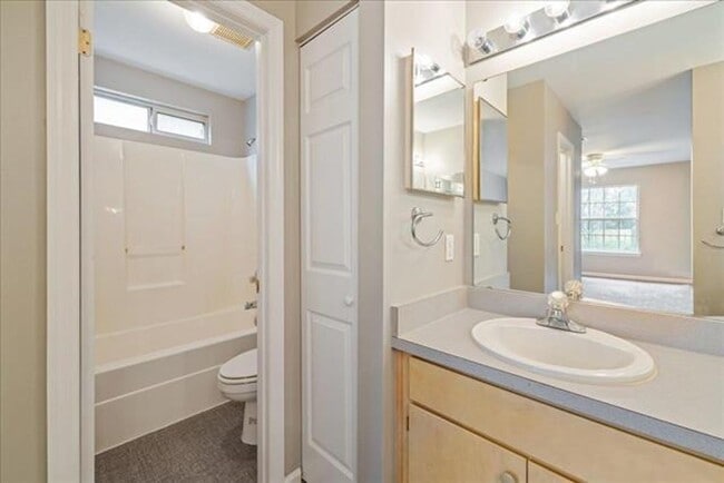 Building Photo - East Tallahassee Brick Townhome With One Car Garage