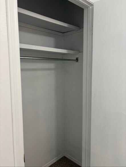 Nice closets - 5018 W 5th Pl