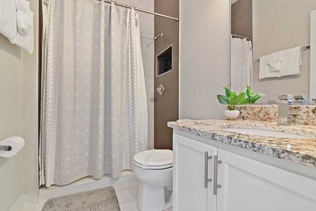 Building Photo - 701 Kettering Rd