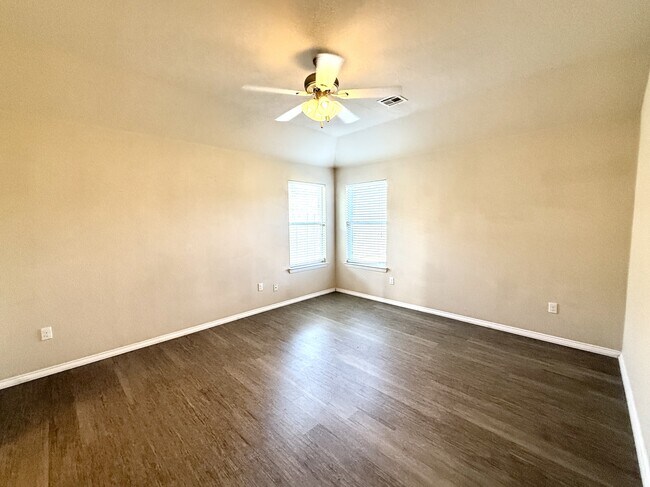 Building Photo - 4707 Mill Creek Dr