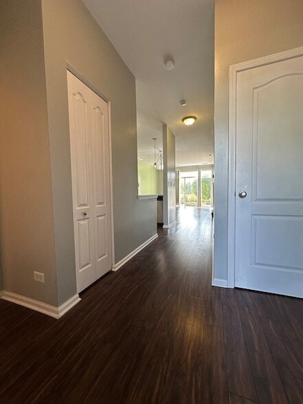 Building Photo - 2409 Golf Ridge Cir