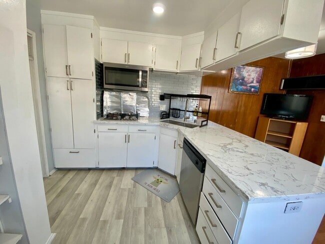 Building Photo - 3616 Cosbey Ave