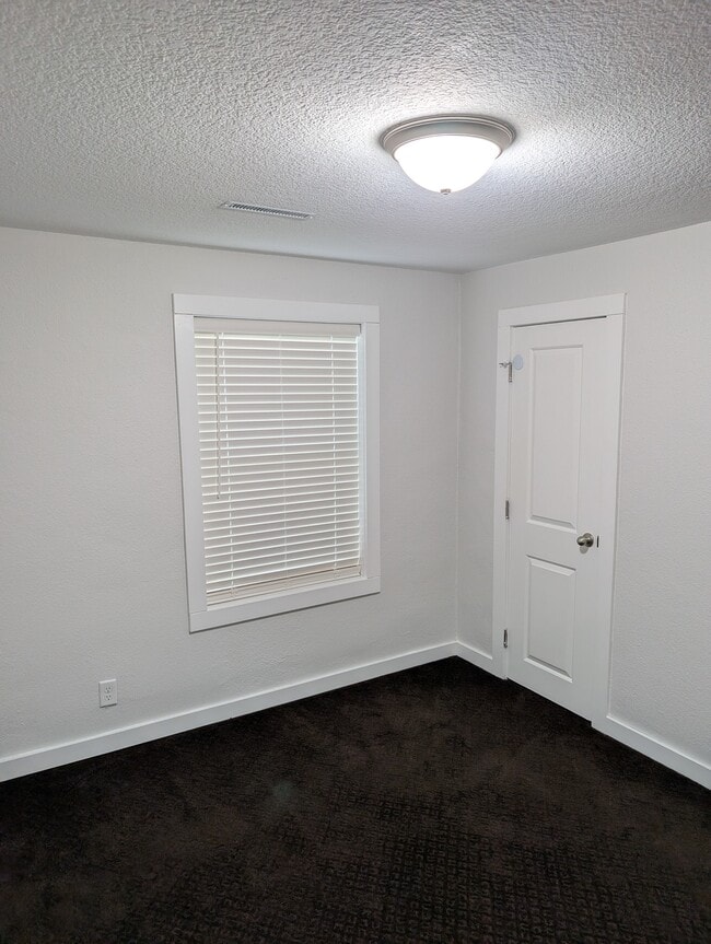 Building Photo - 245 NW 51st Pl