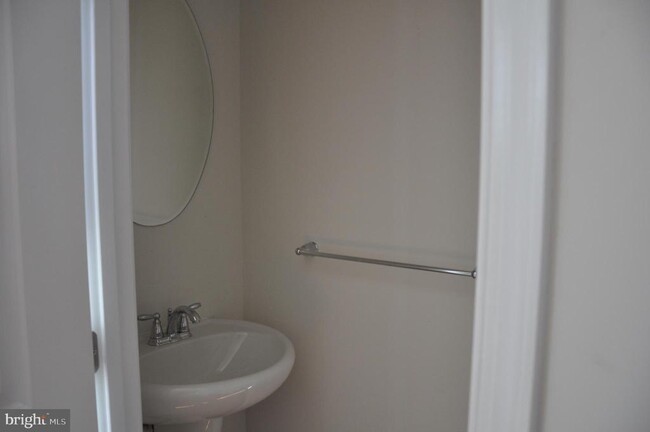 Building Photo - 905 Susan Cir