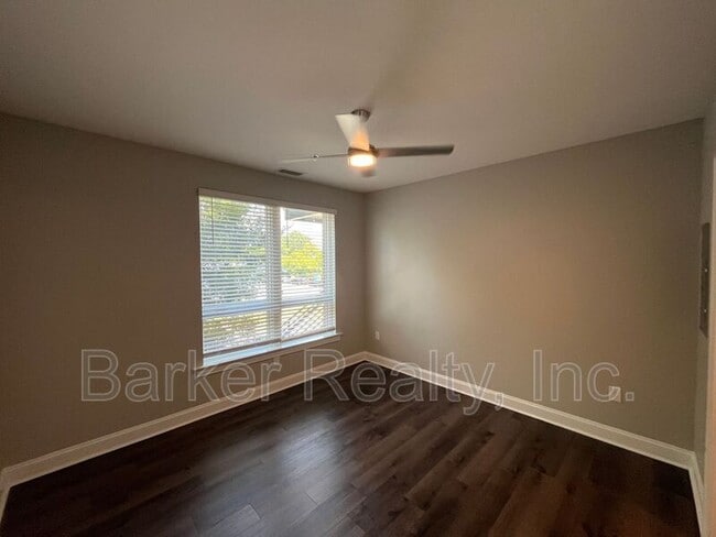 Building Photo - 414 S White St
