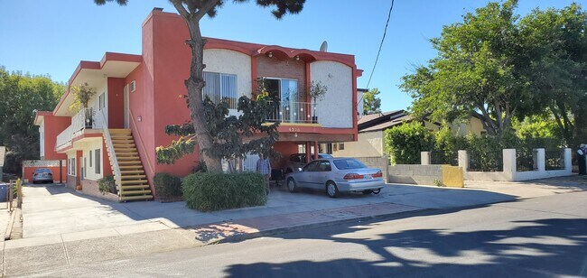 Primary Photo - 4320 Russell Ave