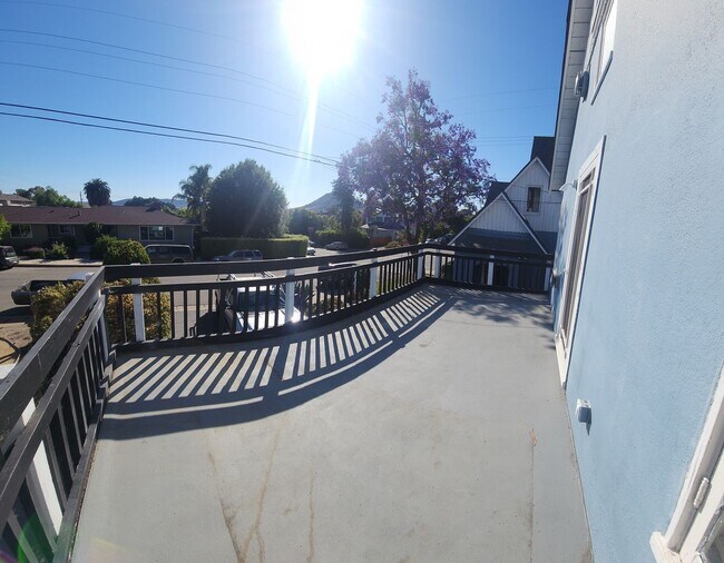 Building Photo - 1822-1828 Fixlini Street***