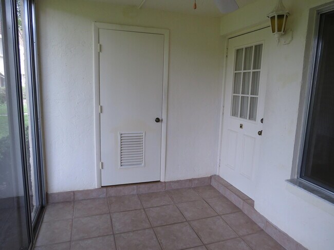 Building Photo - 118 Lake Pine Cir