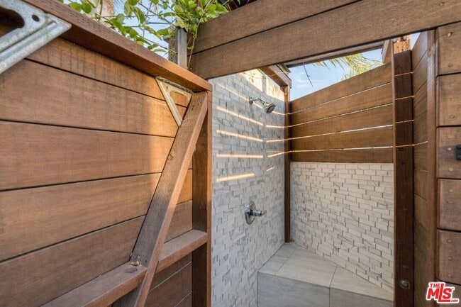 Building Photo - 20124 Piccadilly Ln