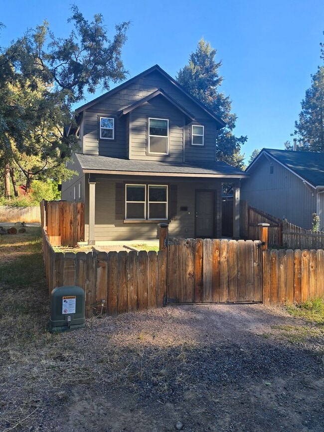 Building Photo - Live in Sisters Oregon