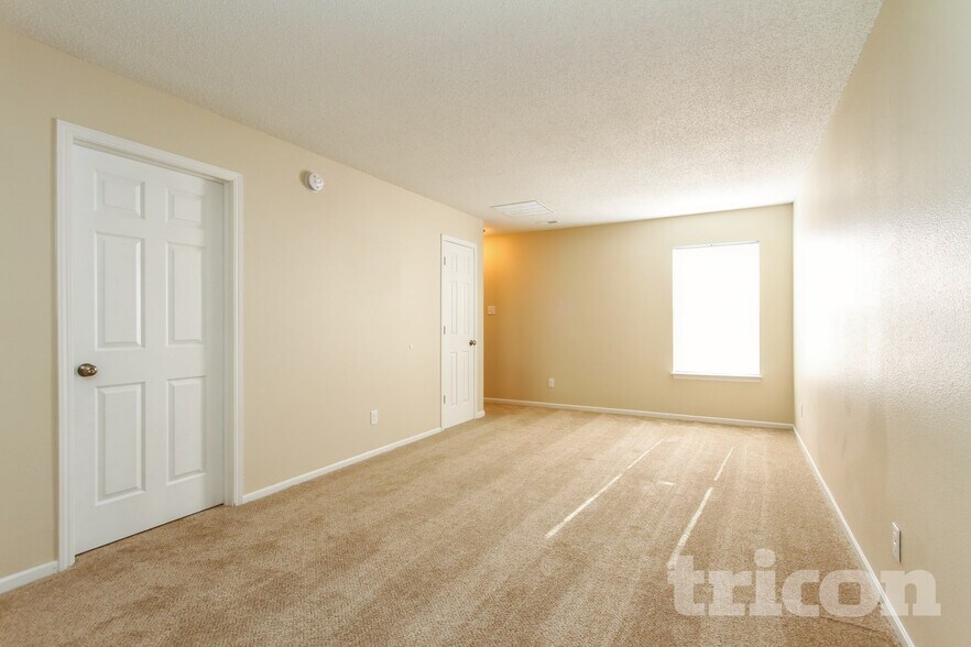 Building Photo - 2832 Redland Ln