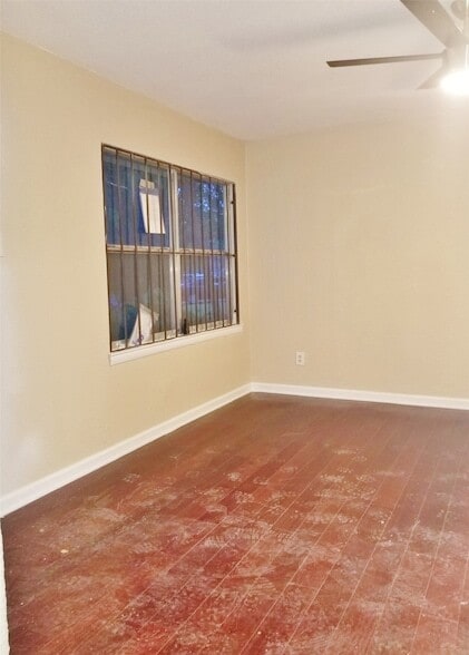 Building Photo - 12116 Hoblitzelle Dr