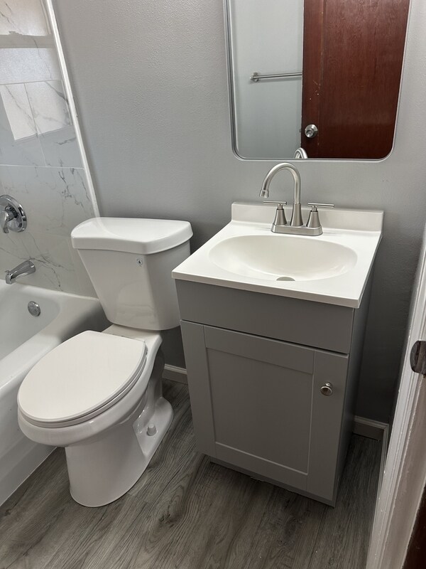 Building Photo - 1475 W Duchesne Dr