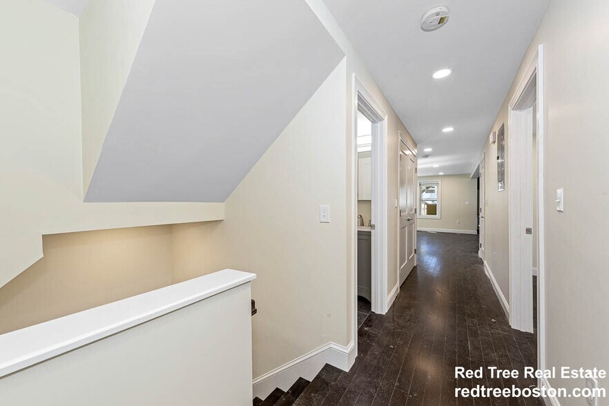 Building Photo - 70 Stanley Ave