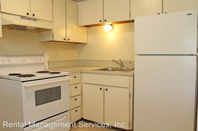 Building Photo - 12021 SE Foster Rd