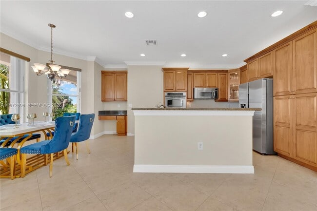 Building Photo - 4546 SW 179th Way