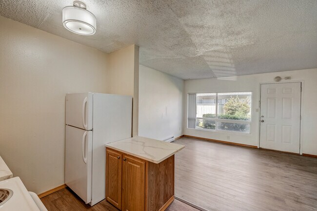 Building Photo - 5820 SW Erickson Ave